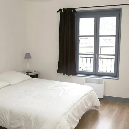 Du Port De Ονφλέρ