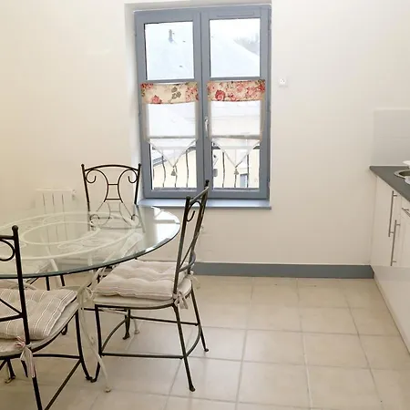 Du Port De Ονφλέρ