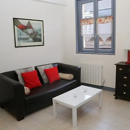 Du Port De Ονφλέρ